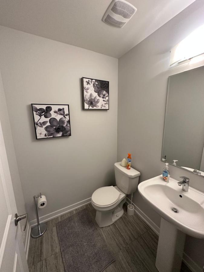 Modern Townhouse, Vaughan, Ontario, Canada Apartment